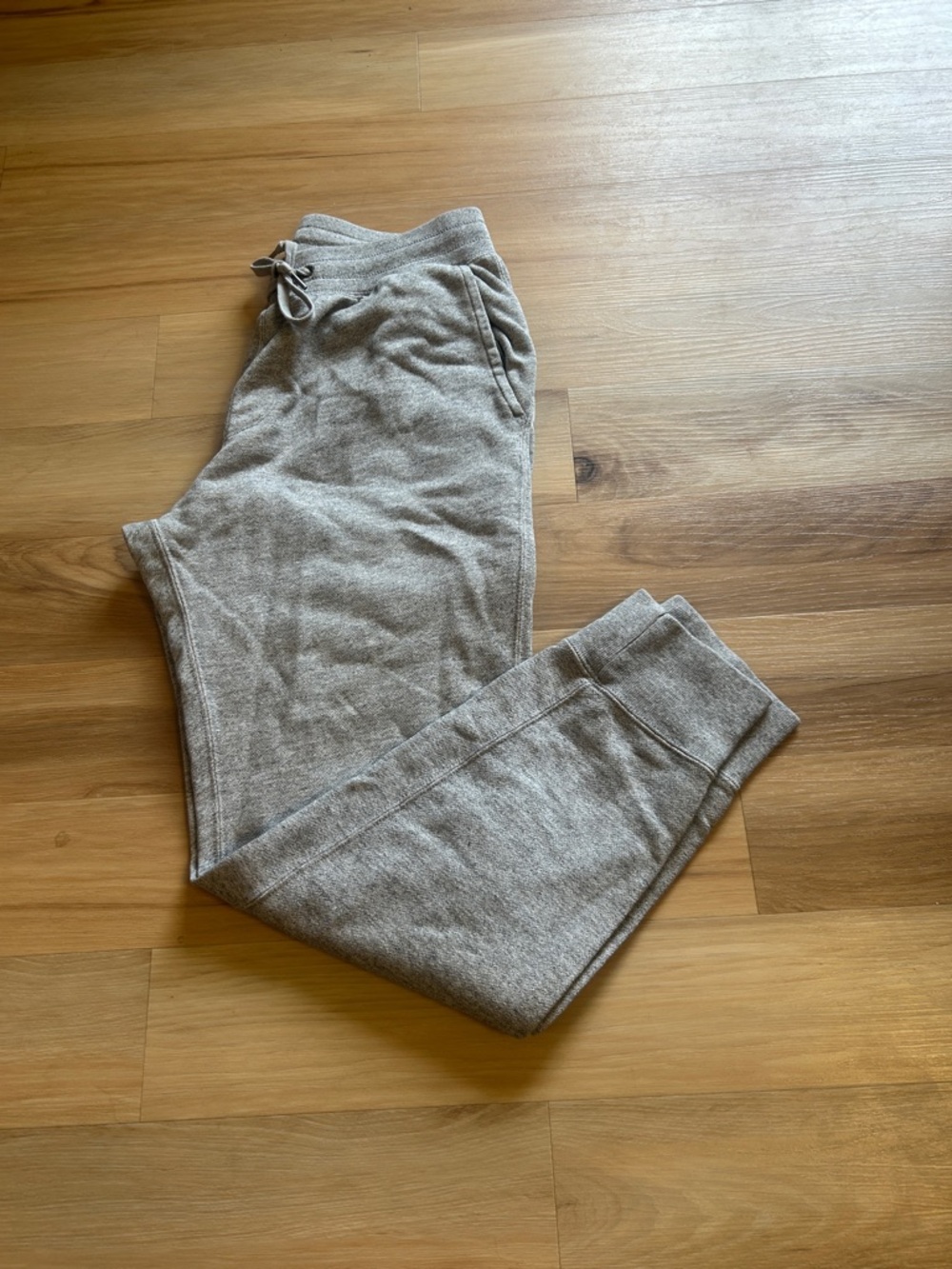 Uniqlo Light Gray Fleece Jogger Waistband